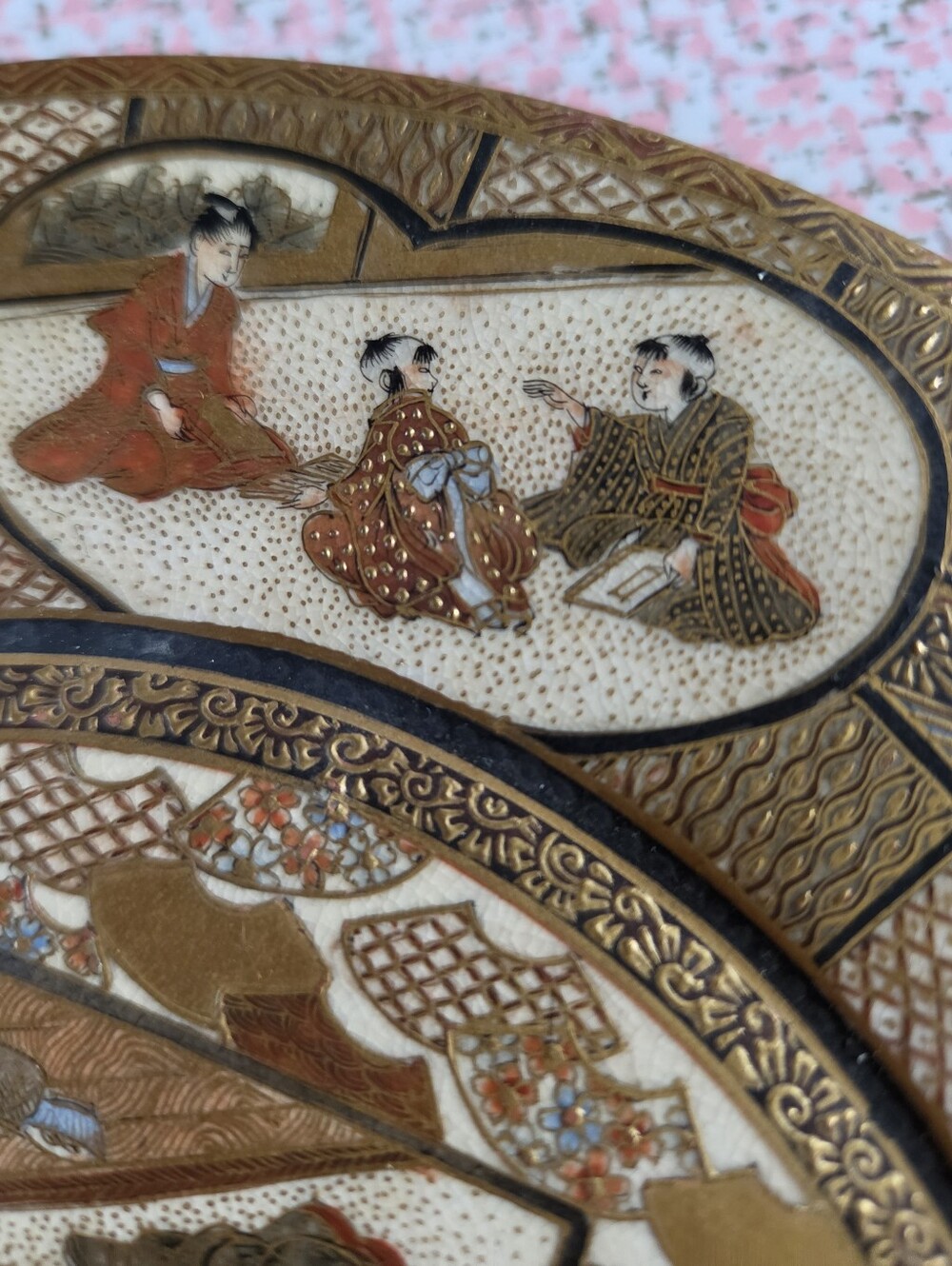 Antique Japanese Satsuma Kutani Ware Decorative Plate Geisha Gilt Hand Painted - Picture 10 of 12